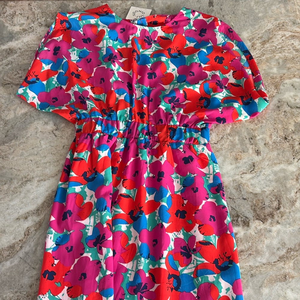 Lulu Sidonio women’s floral mini dress with open back detail